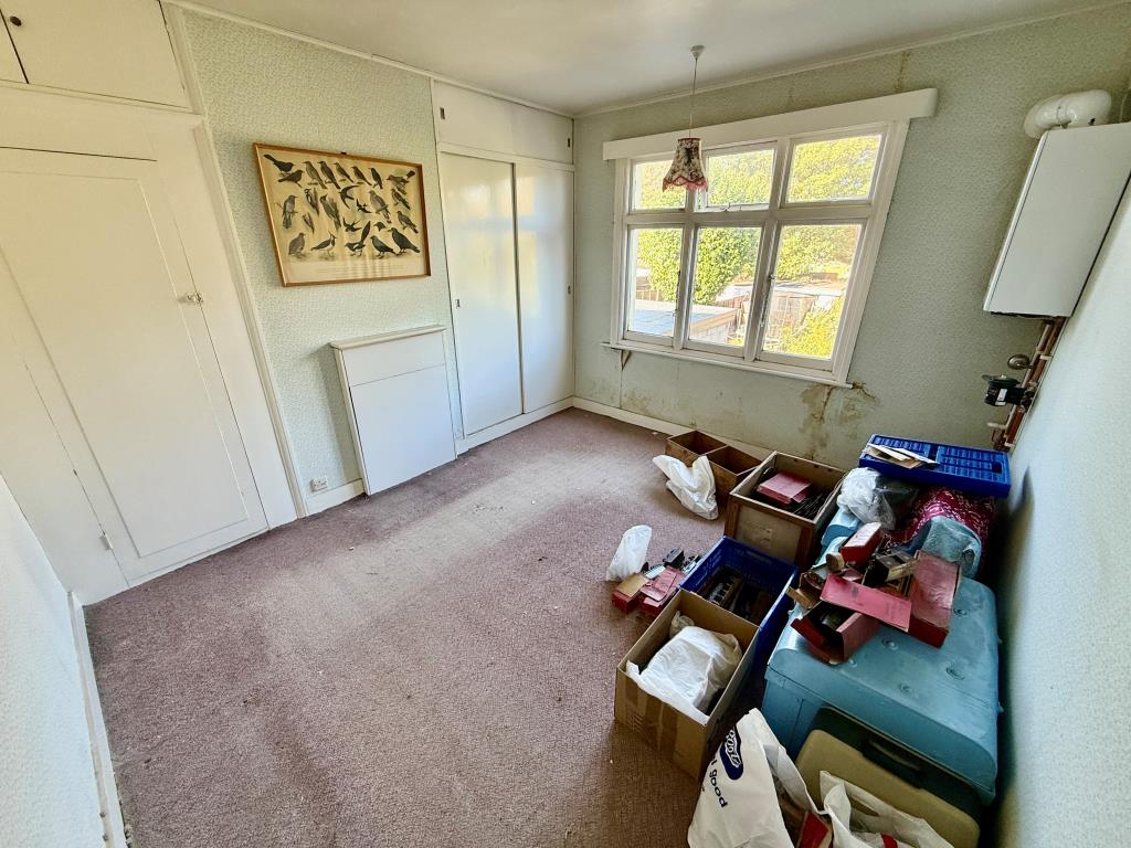 Lot: 172 - THREE-BEDROOM SEMI FOR IMPROVEMENT - Bedroom two